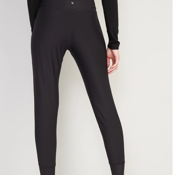 NWT OLD NAVY High-Waisted PowerSoft 7/8 Joggers Color: Black Jack Size Medium - Picture 2 of 9